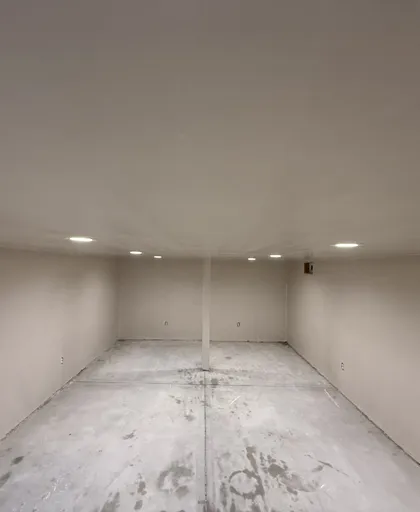 finished basement drywall with recessed lighting